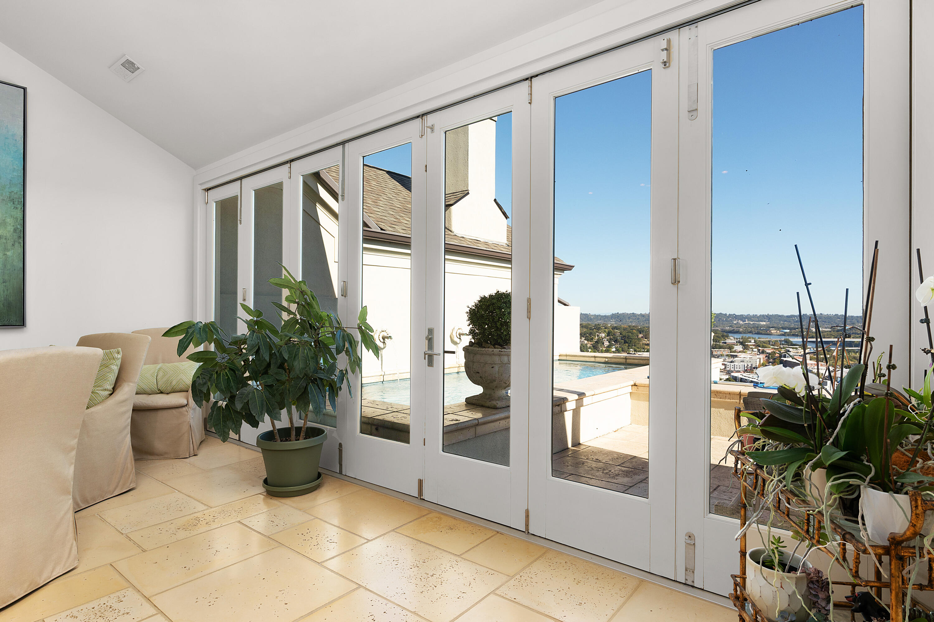 554 Whitehall Road, Unit 124 Chattanooga, TN 37405 - Photo 57 of 80 53 - 554 Whitehall_124 - Upstairs