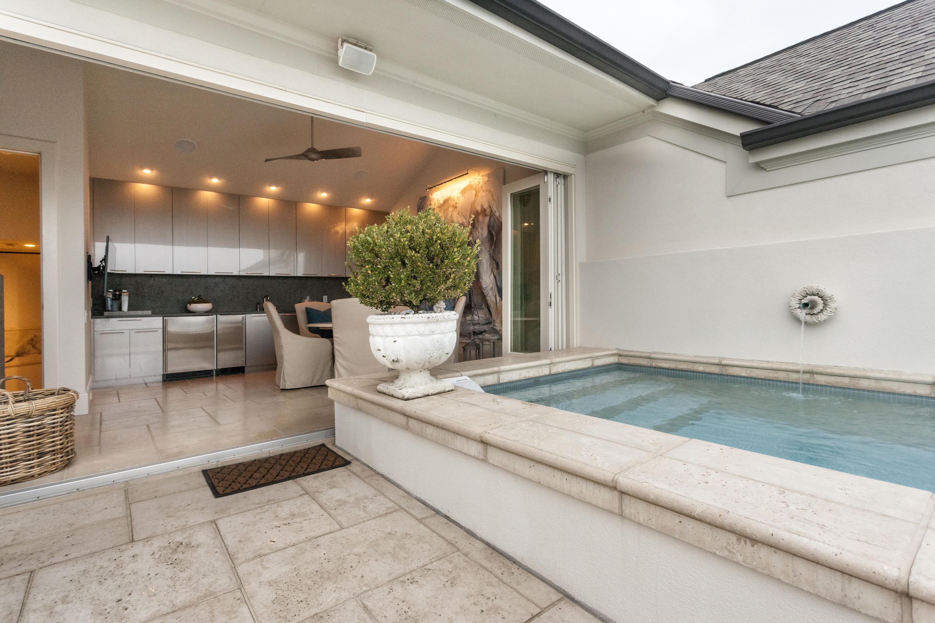 554 Whitehall Road, Unit 124 Chattanooga, TN 37405 - Photo 60 of 80 3rd floor second kitchen and pool