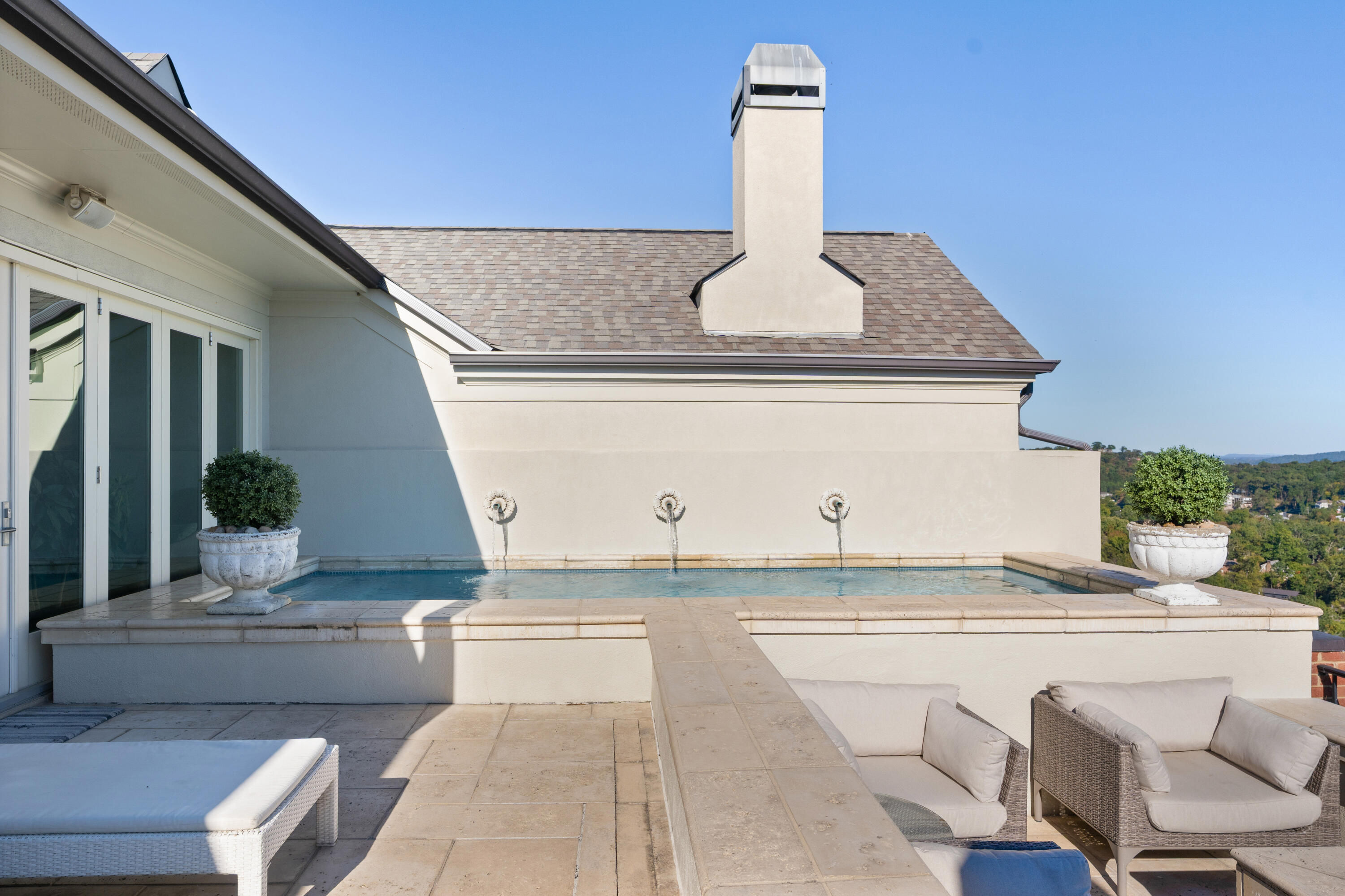 554 Whitehall Road, Unit 124 Chattanooga, TN 37405 - Photo 64 of 80 57 - 554 Whitehall_124 - Roof