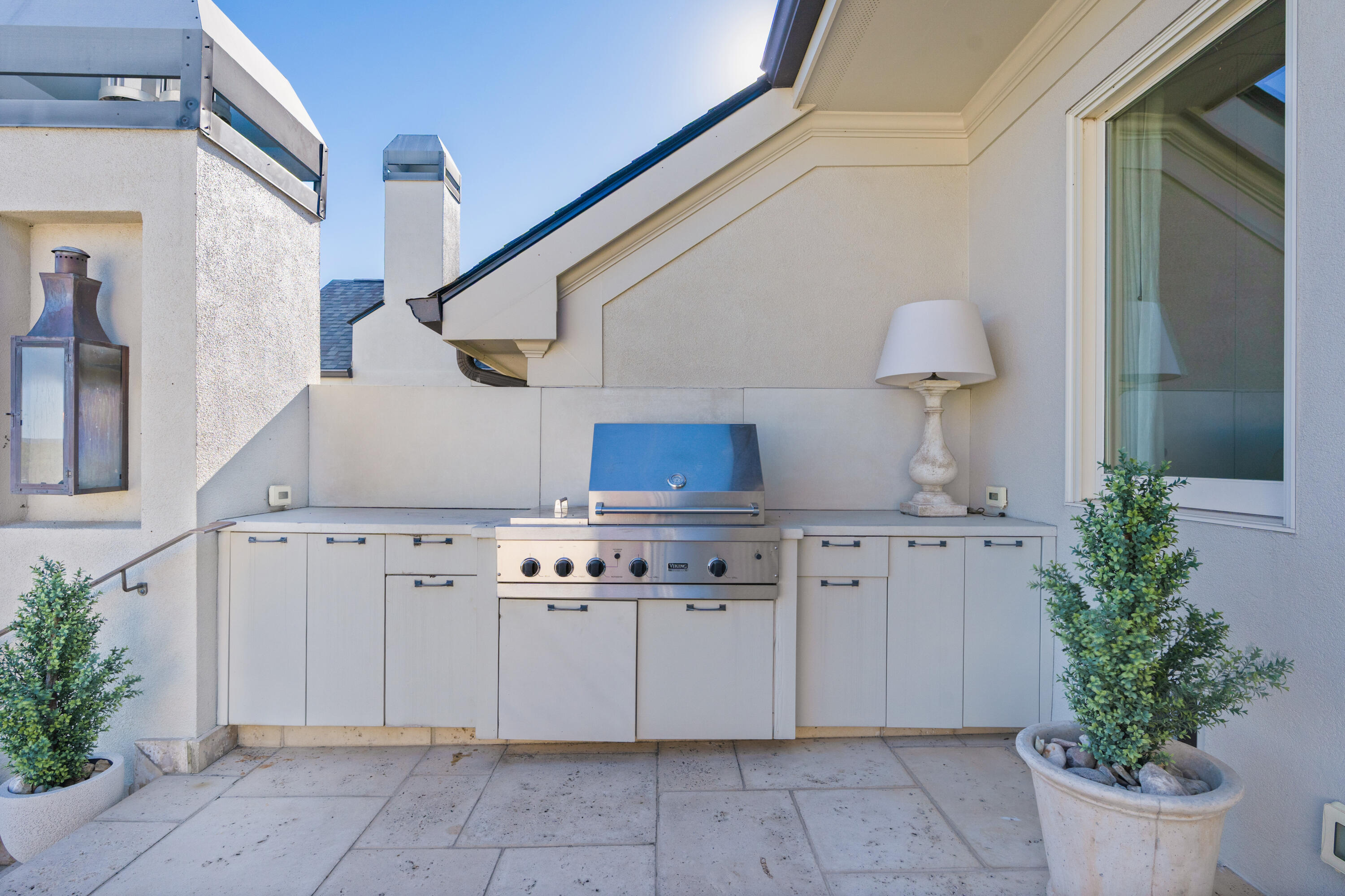 554 Whitehall Road, Unit 124 Chattanooga, TN 37405 - Photo 66 of 80 62 - 554 Whitehall_124 - Roof