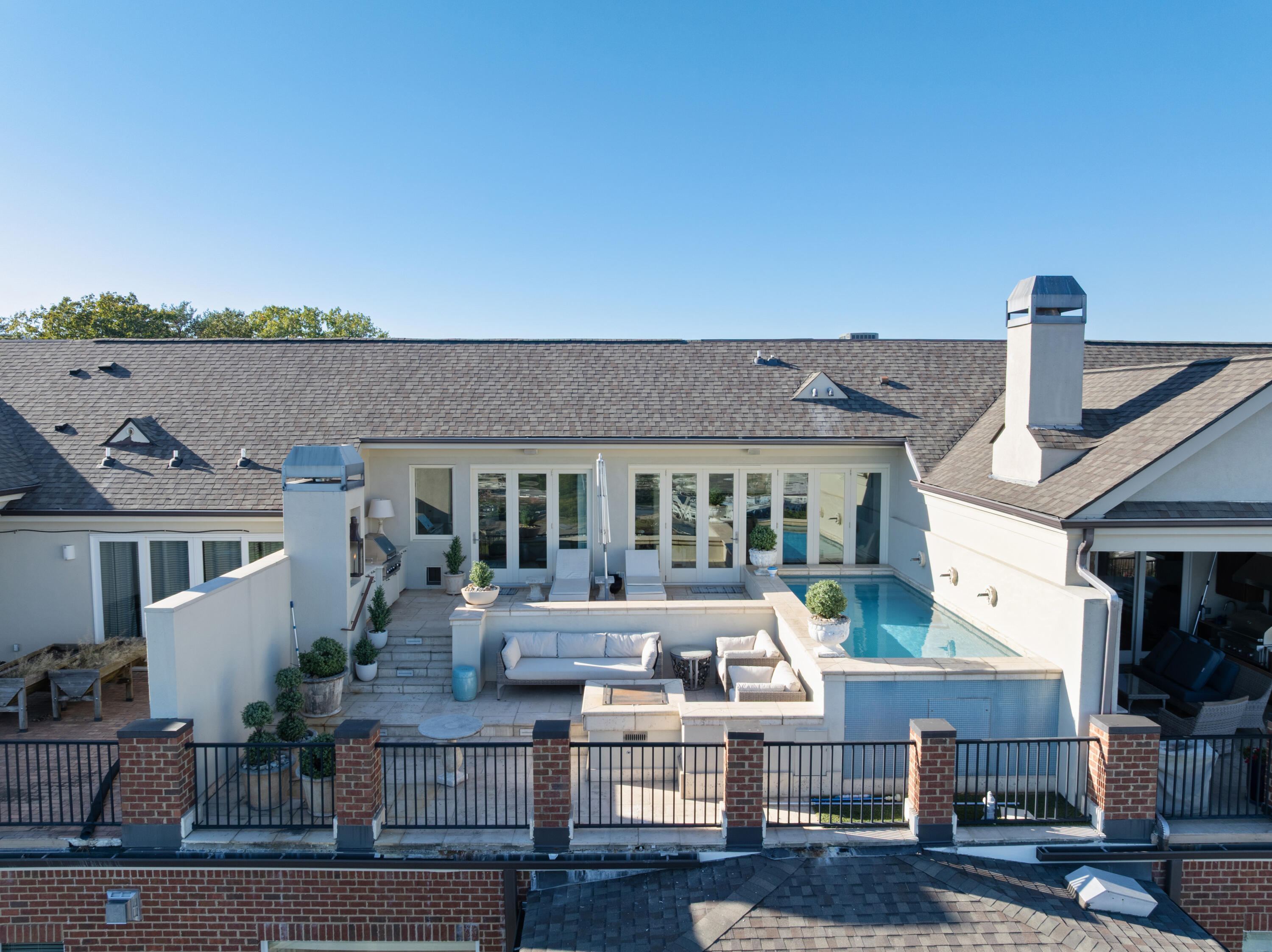 554 Whitehall Road, Unit 124 Chattanooga, TN 37405 - Photo 76 of 80 08 - 554 Whitehall_124 - Drone