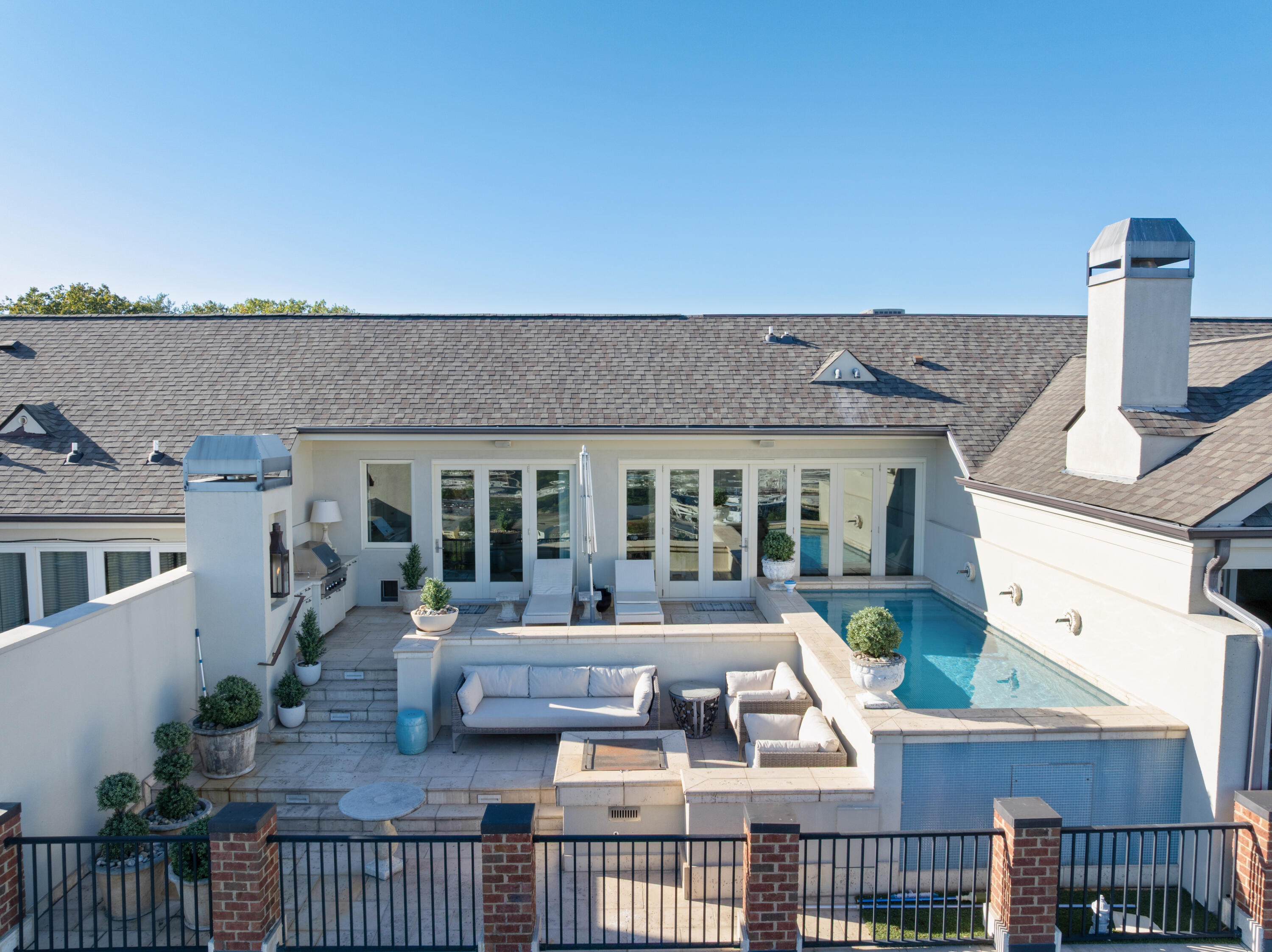 554 Whitehall Road, Unit 124 Chattanooga, TN 37405 - Photo 78 of 80 07 - 554 Whitehall_124 - Drone