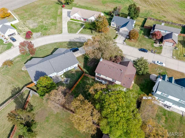 $299,900 | 118 Emerald Way East, Granite City, IL 62040