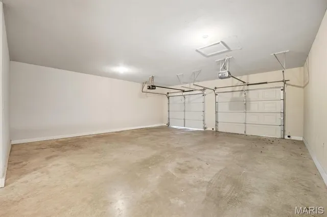 $299,900 | 118 Emerald Way East, Granite City, IL 62040