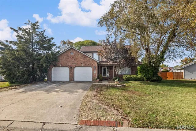 $299,900 | 118 Emerald Way East, Granite City, IL 62040