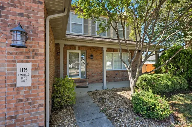 $299,900 | 118 Emerald Way East, Granite City, IL 62040