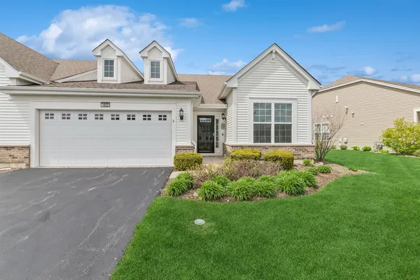 $369,900 | 1822 Hannah Lane, Pingree Grove, IL 60140