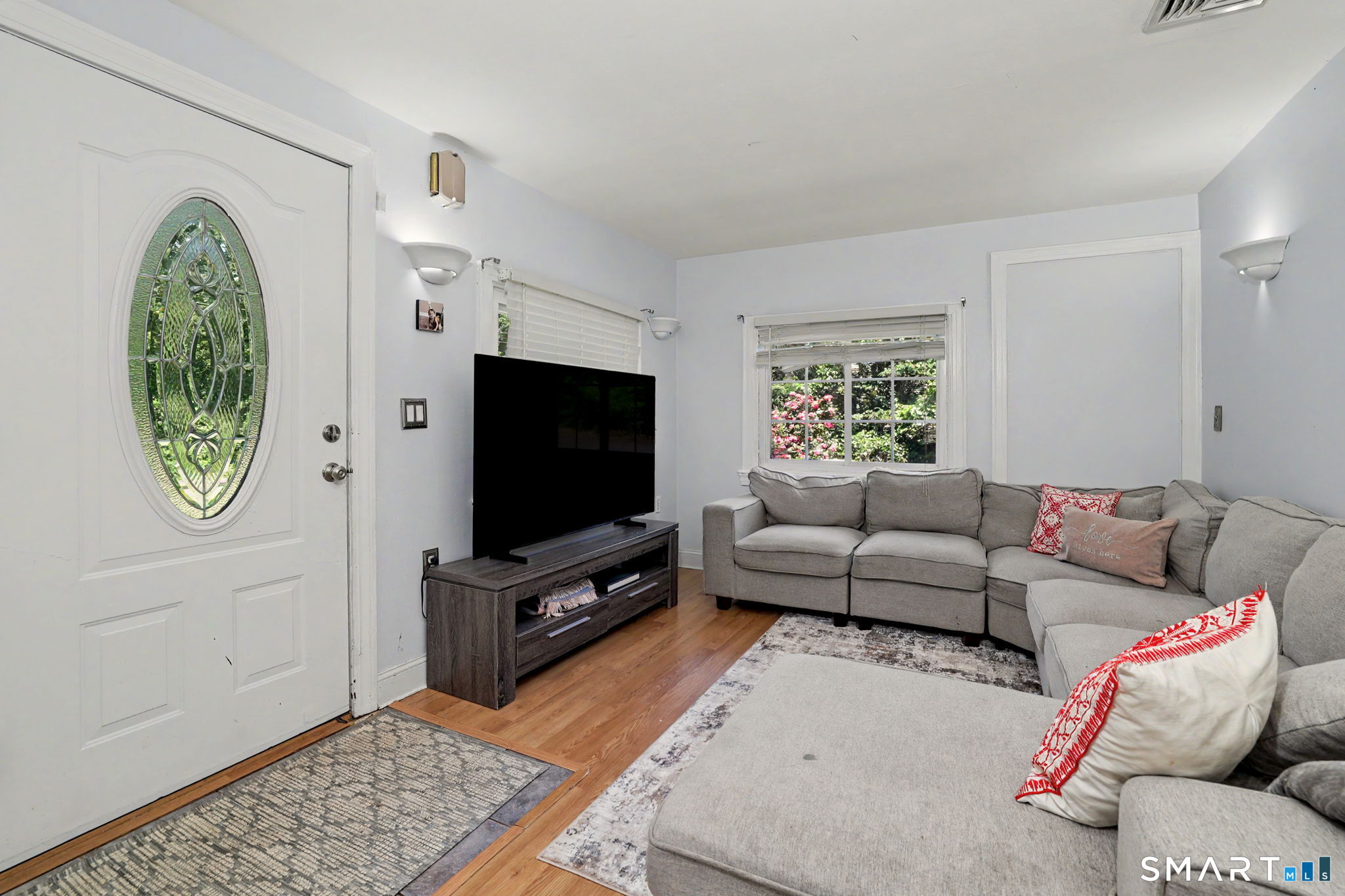 36 Donovan Road Naugatuck, CT 06770 - Photo 2 of 25