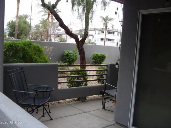 $370,000 | 7401 West Arrowhead Clubhouse Drive, Unit 1001, Glendale, AZ 85308