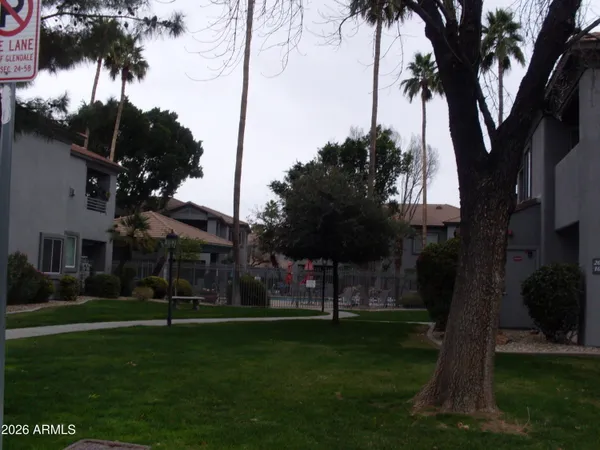 $380,000 | 7401 West Arrowhead Clubhouse Drive, Unit 1001, Glendale, AZ 85308
