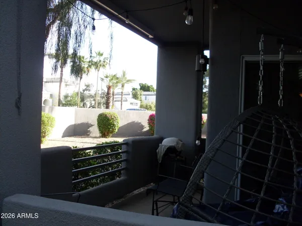 $380,000 | 7401 West Arrowhead Clubhouse Drive, Unit 1001, Glendale, AZ 85308