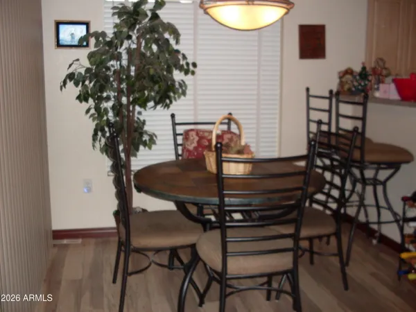 $380,000 | 7401 West Arrowhead Clubhouse Drive, Unit 1001, Glendale, AZ 85308