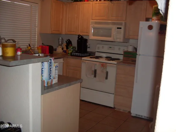 $380,000 | 7401 West Arrowhead Clubhouse Drive, Unit 1001, Glendale, AZ 85308