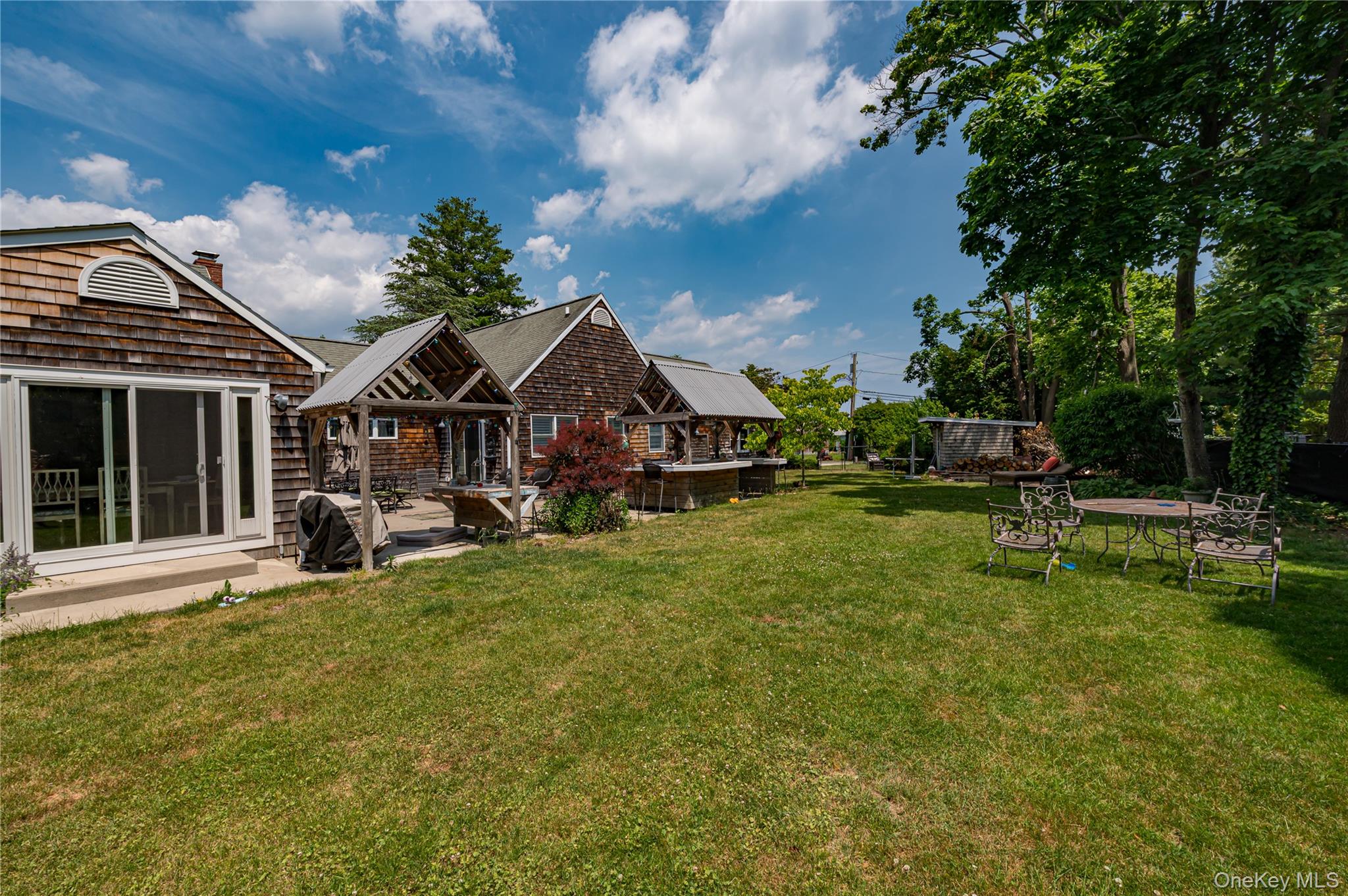 253 Melbury Road Babylon, NY 11702 - Photo 36 of 44