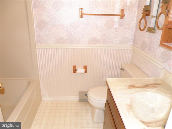 885 Cold Spring Road, Unit 6 Allentown, PA 18103 - Photo 7 of 13 Gallery Image 7