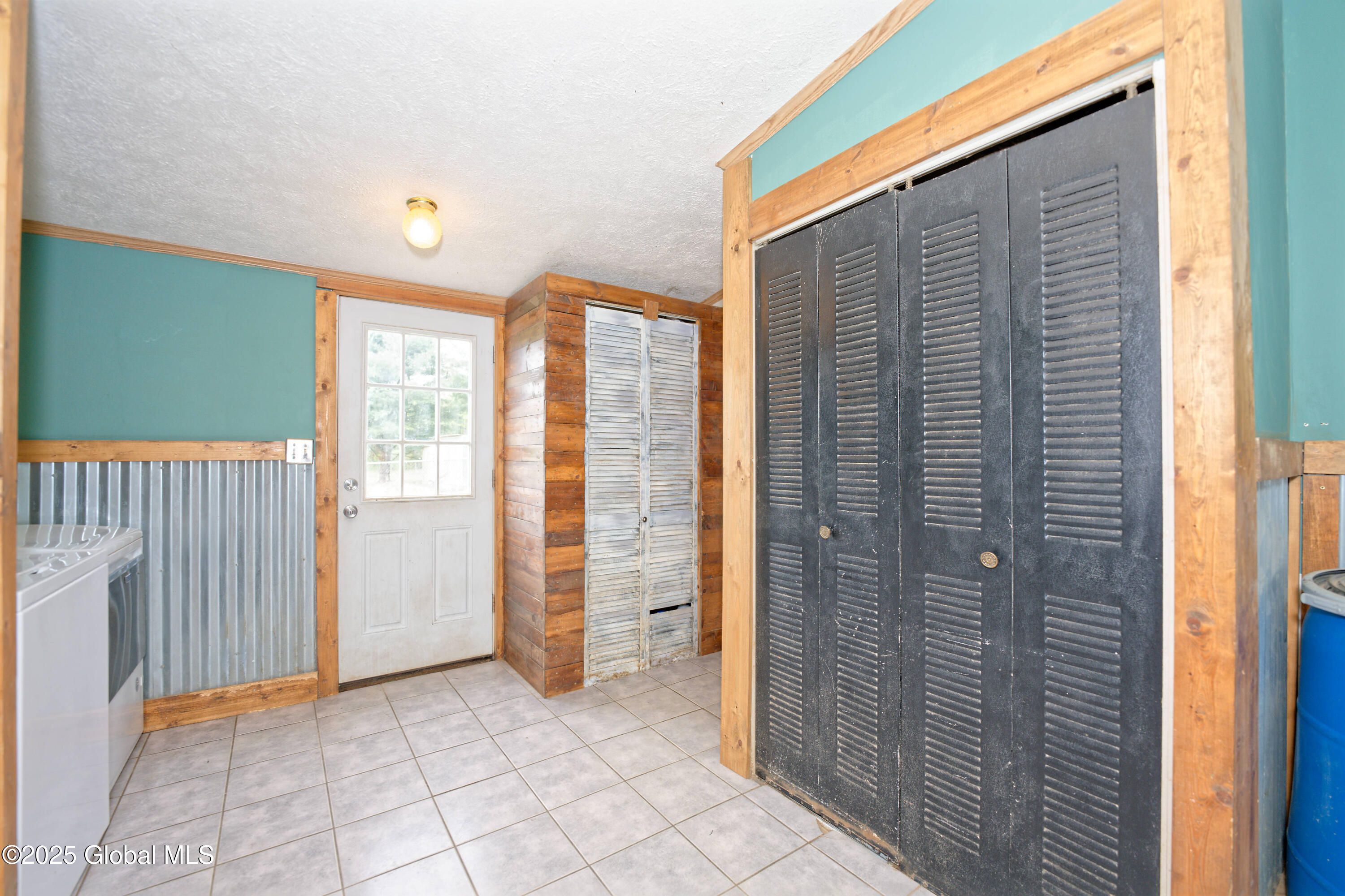 101 Groveside Road Pittstown, NY 12090 - Photo 32 of 53 8 Mudroom 2