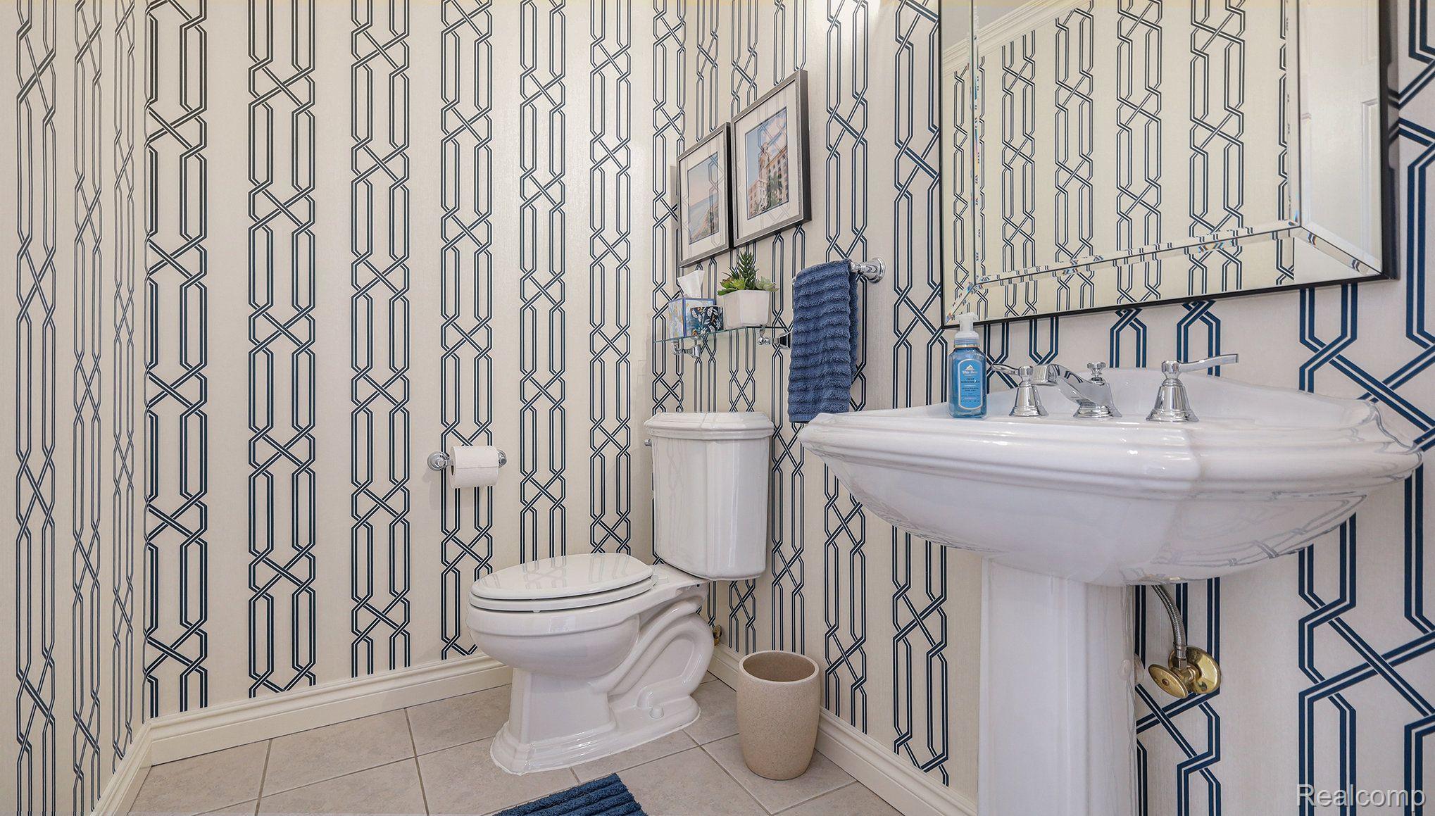 3248 Fulham Drive Rochester, MI 48309 - Photo 16 of 40 1st floor half bath.