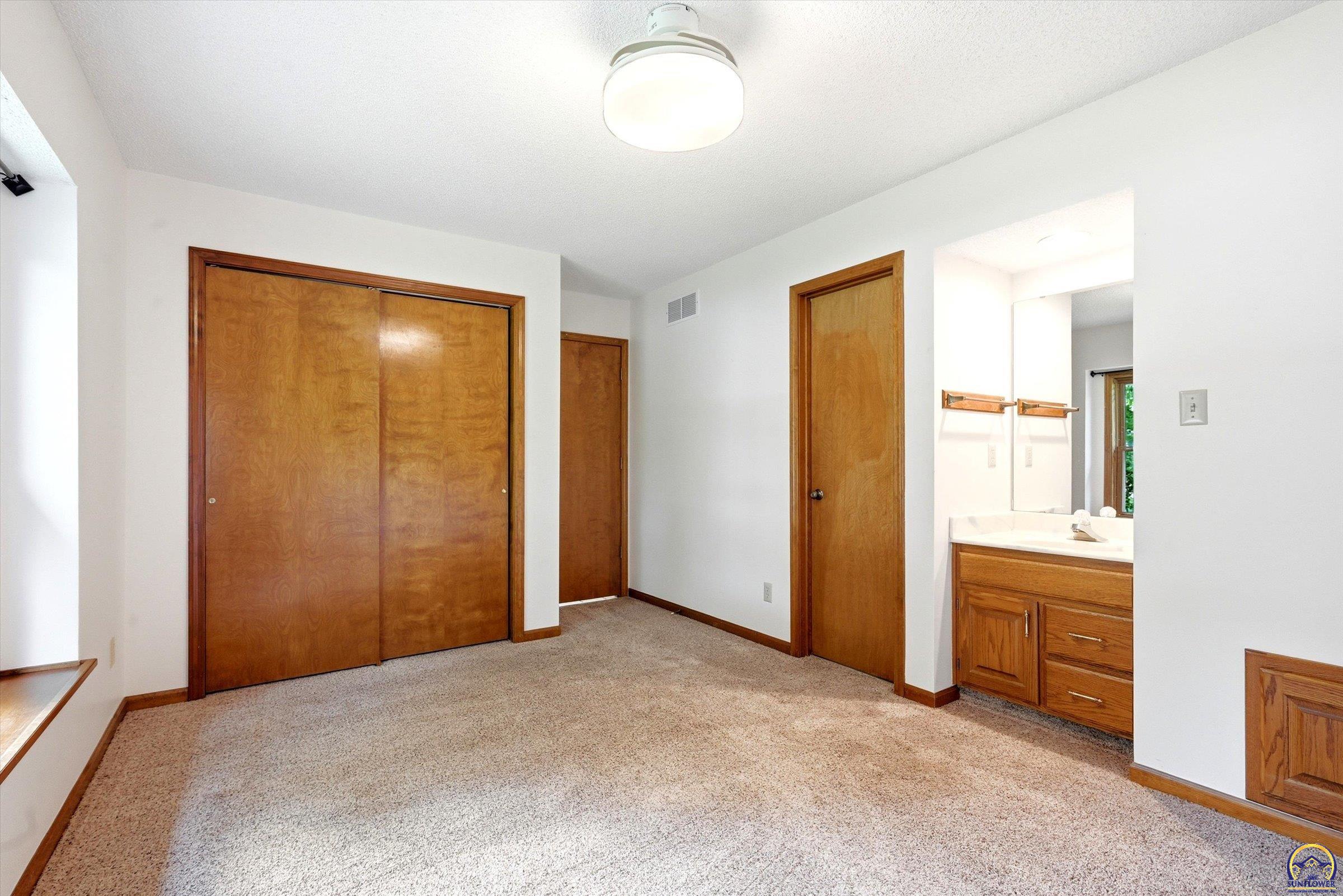 7143 Southwest 33rd Street Topeka, KS 66614 - Photo 19 of 43