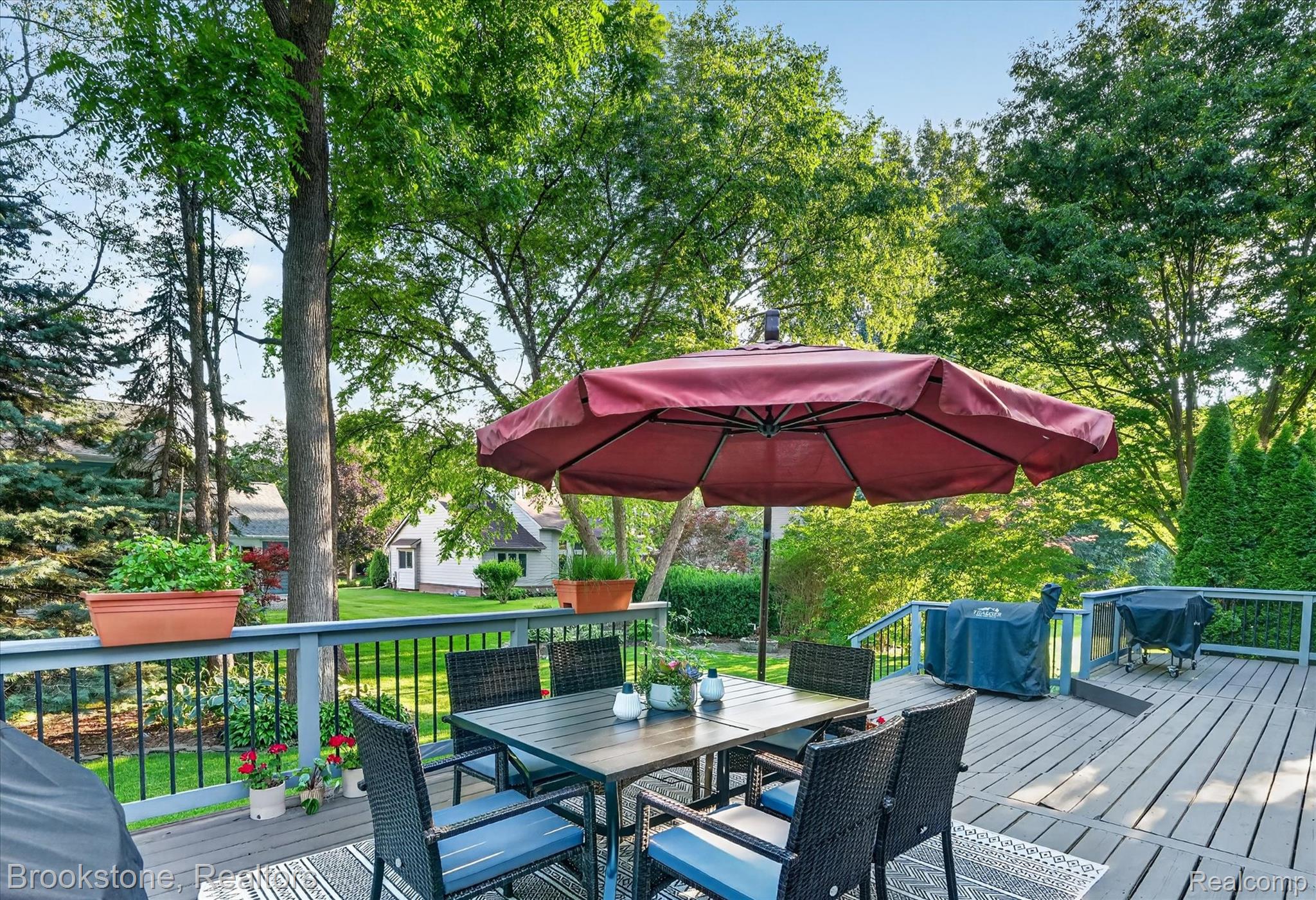 6730 Longhurst Clarkston, MI 48346 - Photo 24 of 30 23 Deck.jpg
