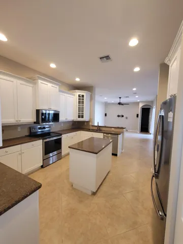 $4,000 | 9335 Plantation Estates Drive, West Palm Beach, FL 33411