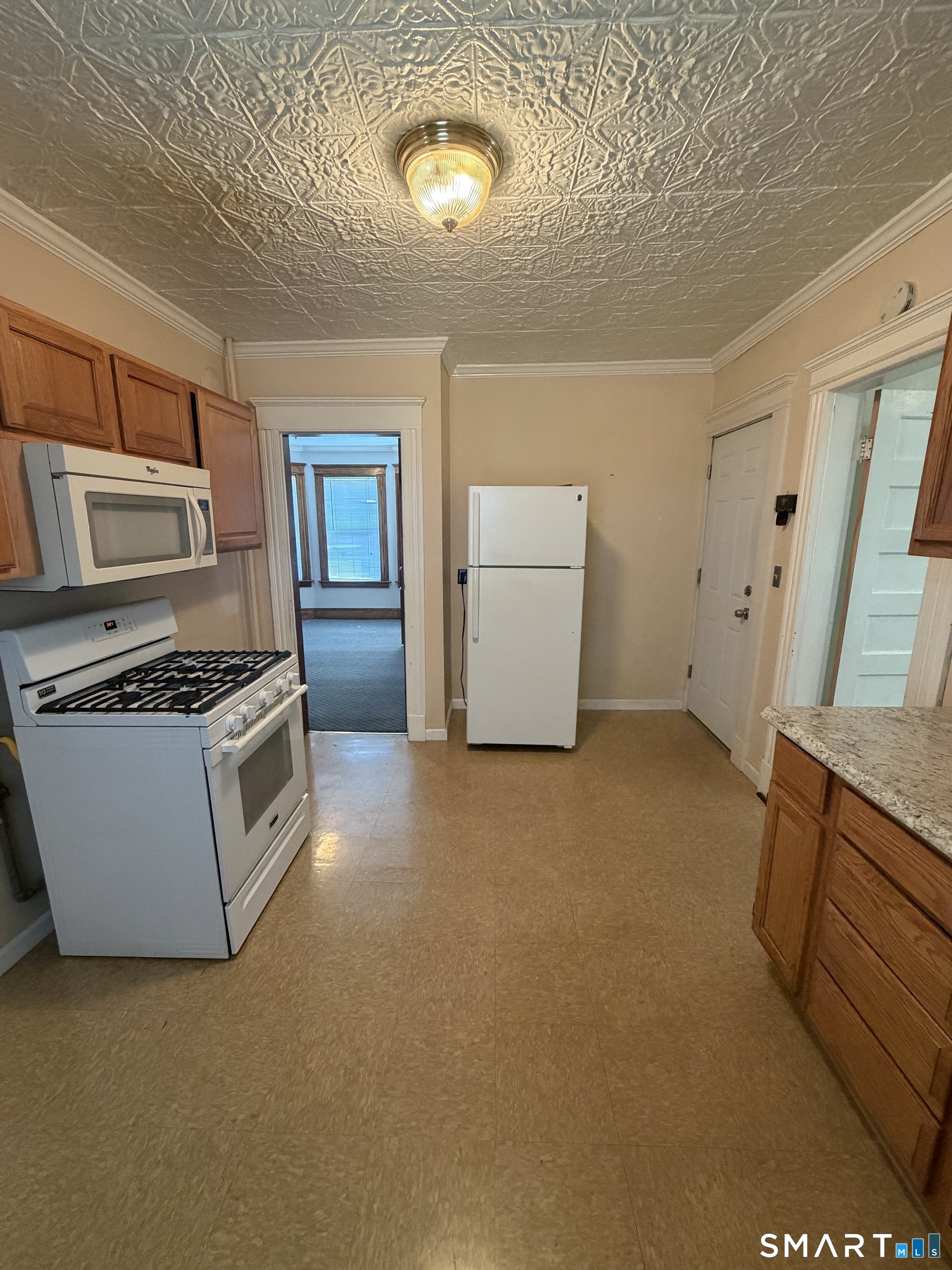9 Pierpont Street, Unit 2 Waterbury, CT 06708 - Photo 2 of 15