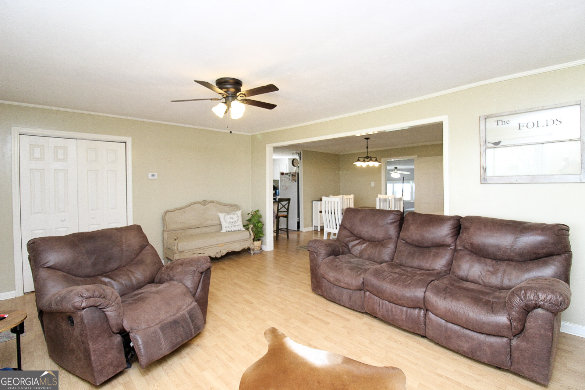 427 Pulaski High School Road Hawkinsville, GA 31036 - Photo 13 of 29 a living room with furniture