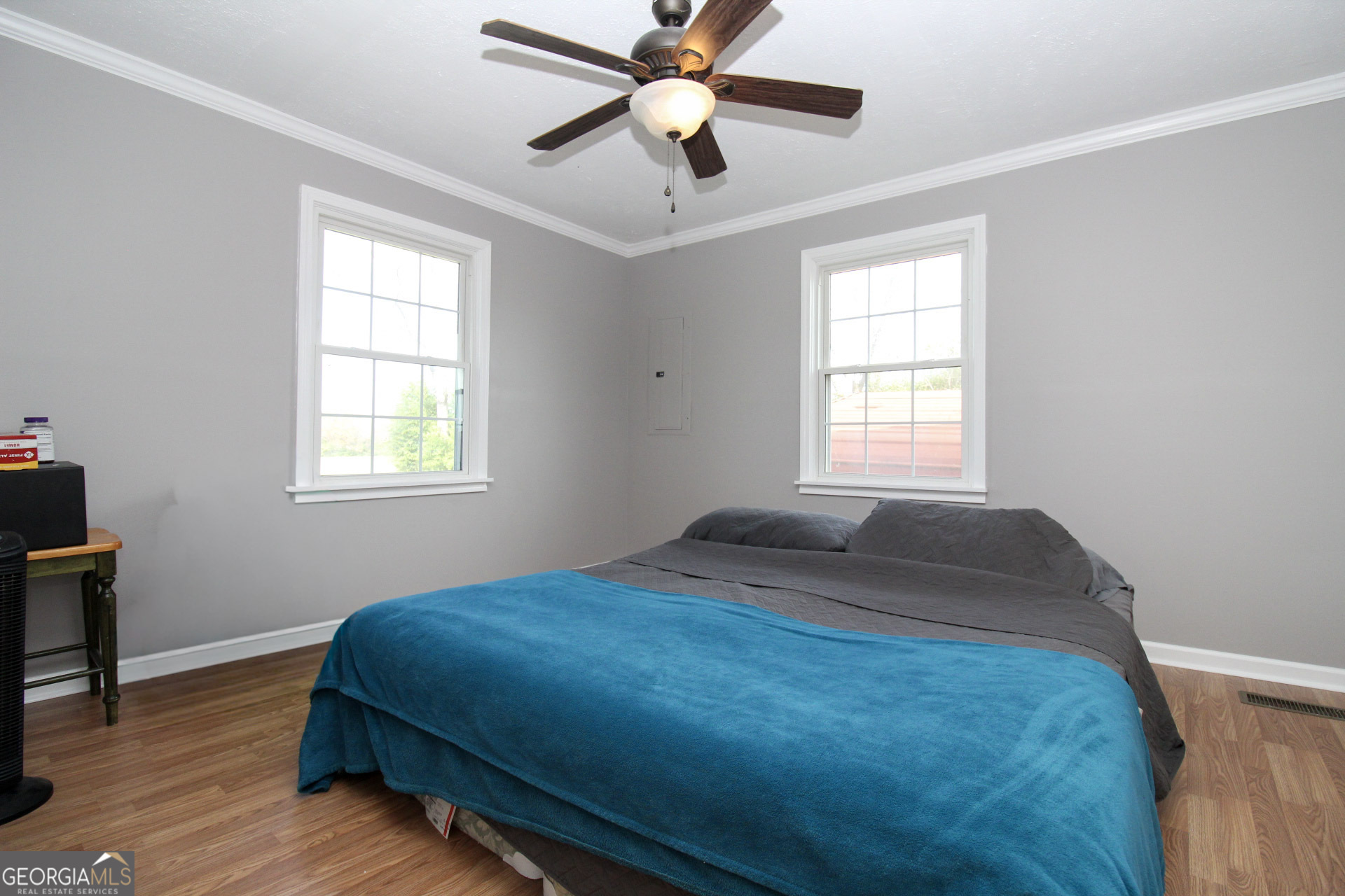 427 Pulaski High School Road Hawkinsville, GA 31036 - Photo 20 of 29 a bedroom with a bed and a window