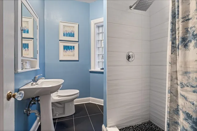 $515,000 | 2929 North Pine Grove Avenue, Unit 1, Chicago, IL 60657