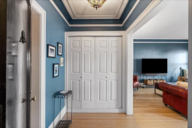 $515,000 | 2929 North Pine Grove Avenue, Unit 1, Chicago, IL 60657