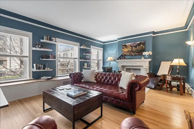 $515,000 | 2929 North Pine Grove Avenue, Unit 1, Chicago, IL 60657