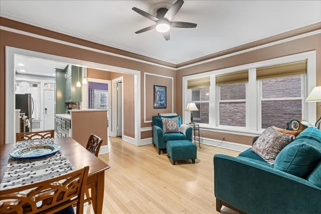 $515,000 | 2929 North Pine Grove Avenue, Unit 1, Chicago, IL 60657