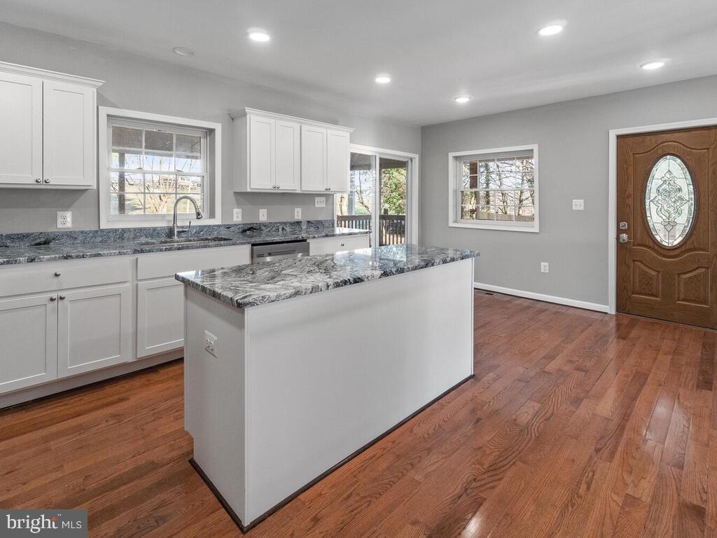 10708 Old Annapolis Road Frederick, MD 21701 - Photo 4 of 28 All NEW Kitchen w/ Island