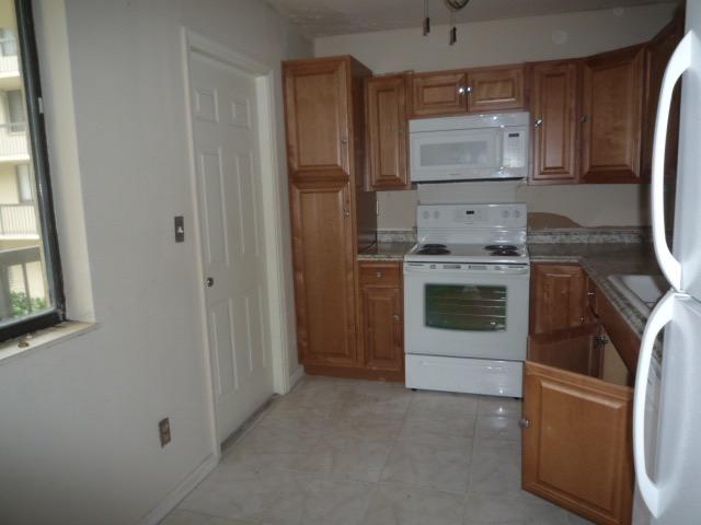 1605 Highway 1, Unit M1201 Jupiter, FL 33477 - Photo 6 of 8 P1050211