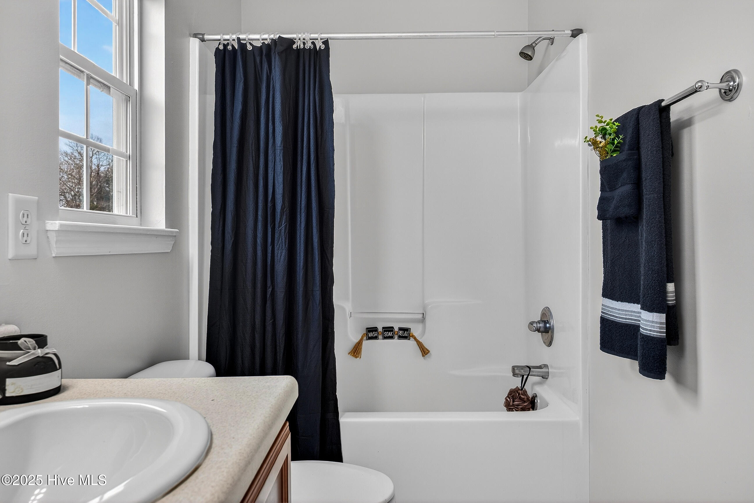 118 Burrell Lane Richlands, NC 28574 - Photo 16 of 29 master bath