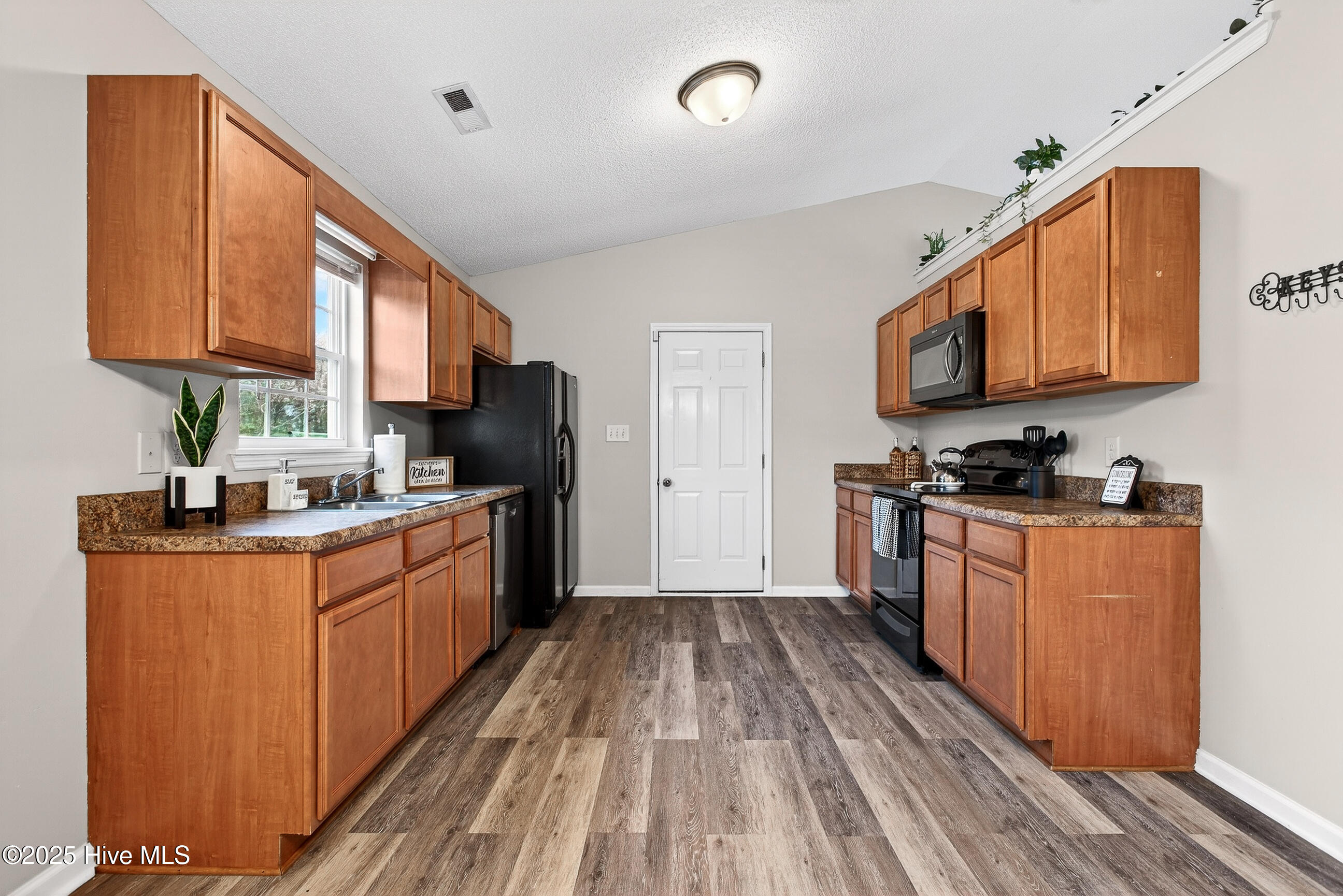 118 Burrell Lane Richlands, NC 28574 - Photo 3 of 29 alley kitchen