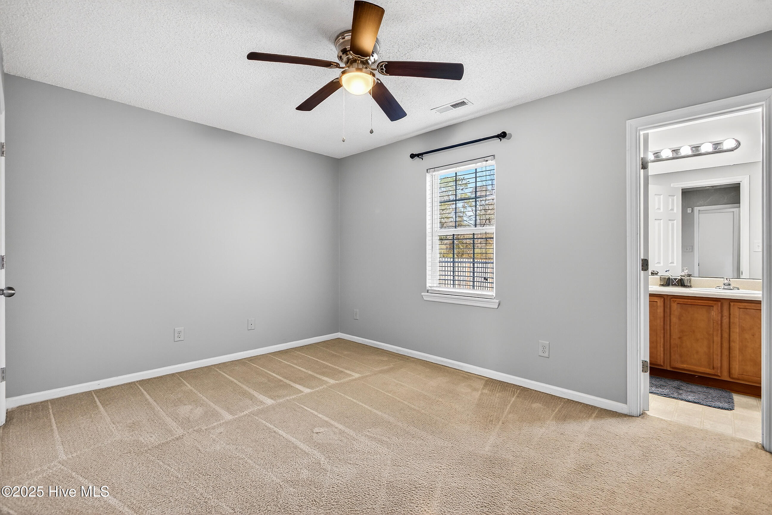 118 Burrell Lane Richlands, NC 28574 - Photo 4 of 29 master bed