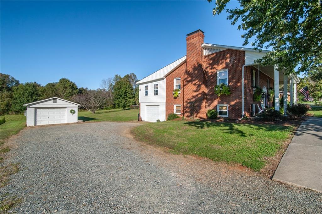 205 Old Embler Road Thomasville, NC 27360 - Photo 3 of 21 Gallery Image 3