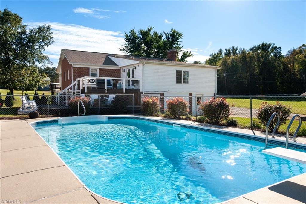 205 Old Embler Road Thomasville, NC 27360 - Photo 4 of 21 Gallery Image 4
