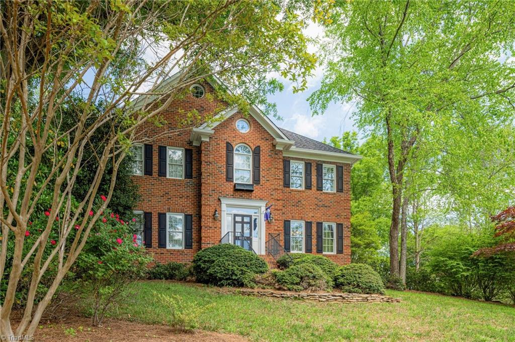 8124 Glengarriff Road Clemmons, NC 27012 - Photo 3 of 49 Gallery Image 3