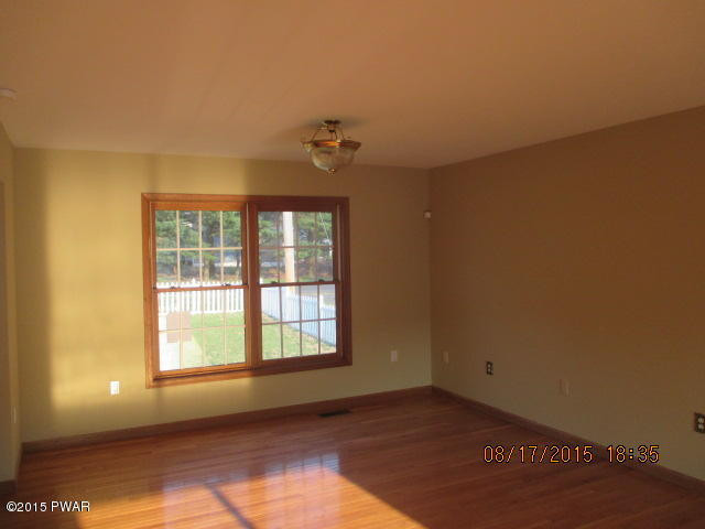 1789 Pne Rdg Drive Bushkill, PA 18324 - Photo 7 of 17