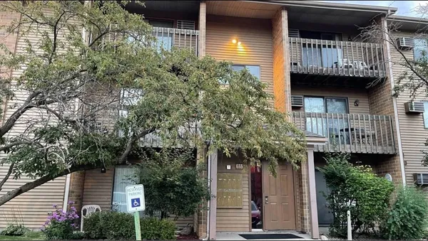 $1,650 | 633 South Virginia Road, Unit 214, Crystal Lake, IL 60014