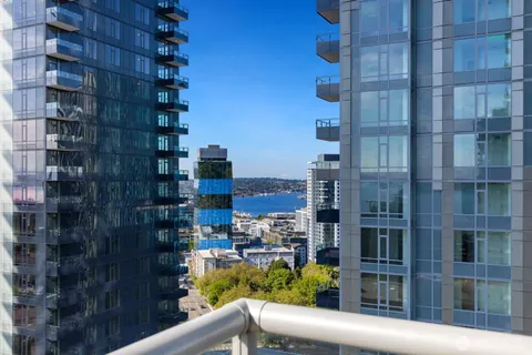 $925,000 | 588 Bell Street, Unit 2102S, Seattle, WA 98121