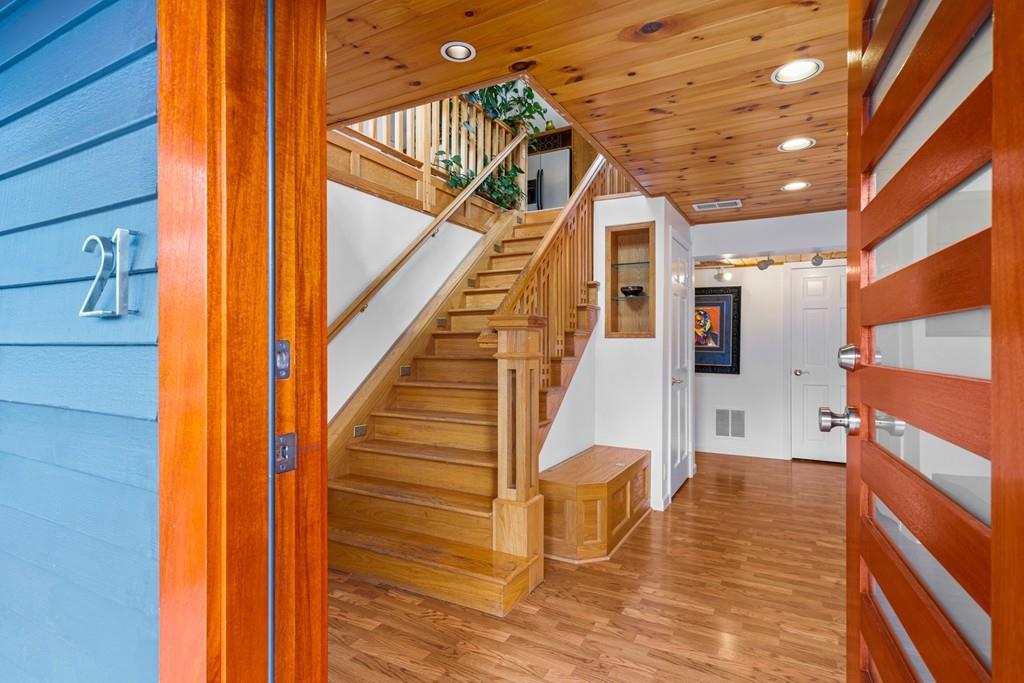 21 Roosevelt Road Wakefield, MA 01880 - Photo 4 of 37 Gallery Image 4