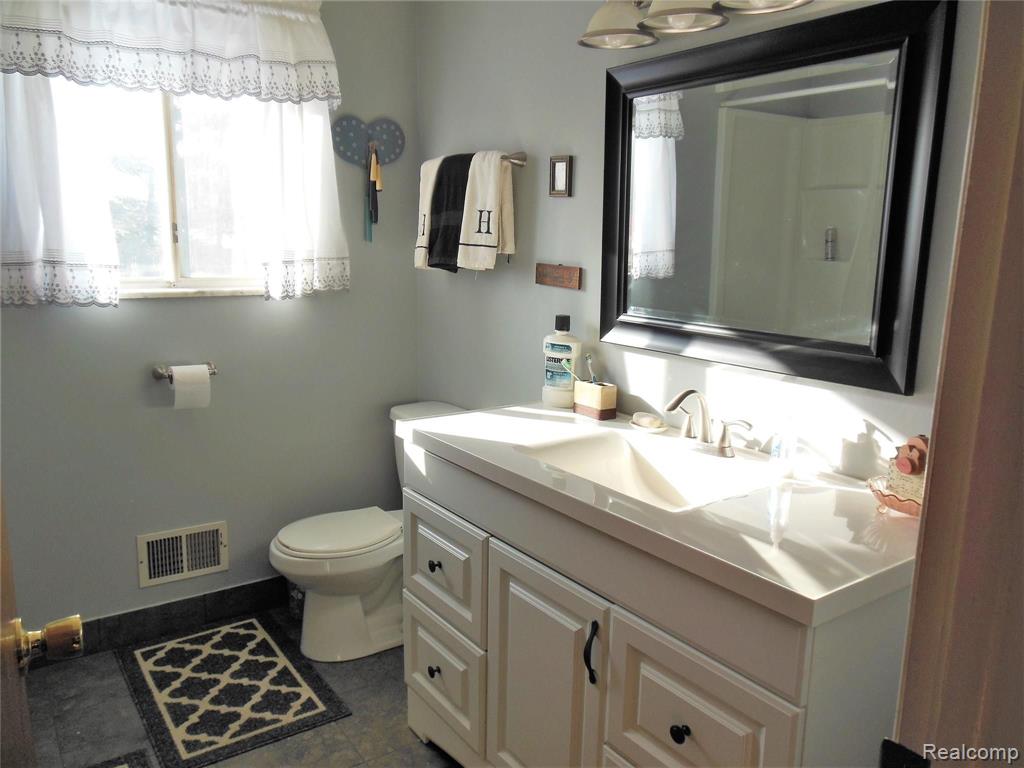 3116 Red Barn Road Flint, MI 48507 - Photo 20 of 23 Gallery Image 20