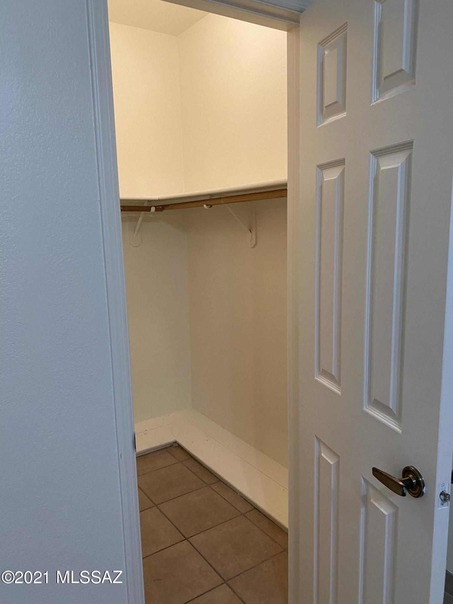 1200 East River Road, Unit D42 Tucson, AZ 85718 - Photo 6 of 19