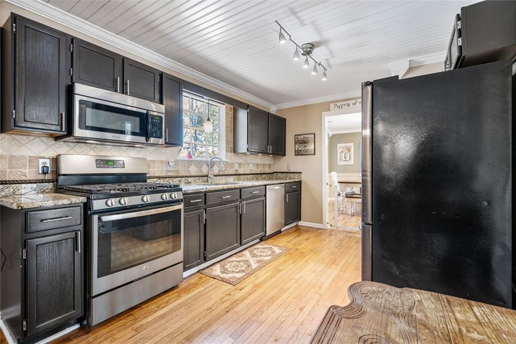 1880 Rocksram Drive Buford, GA 30519 - Photo 8 of 40