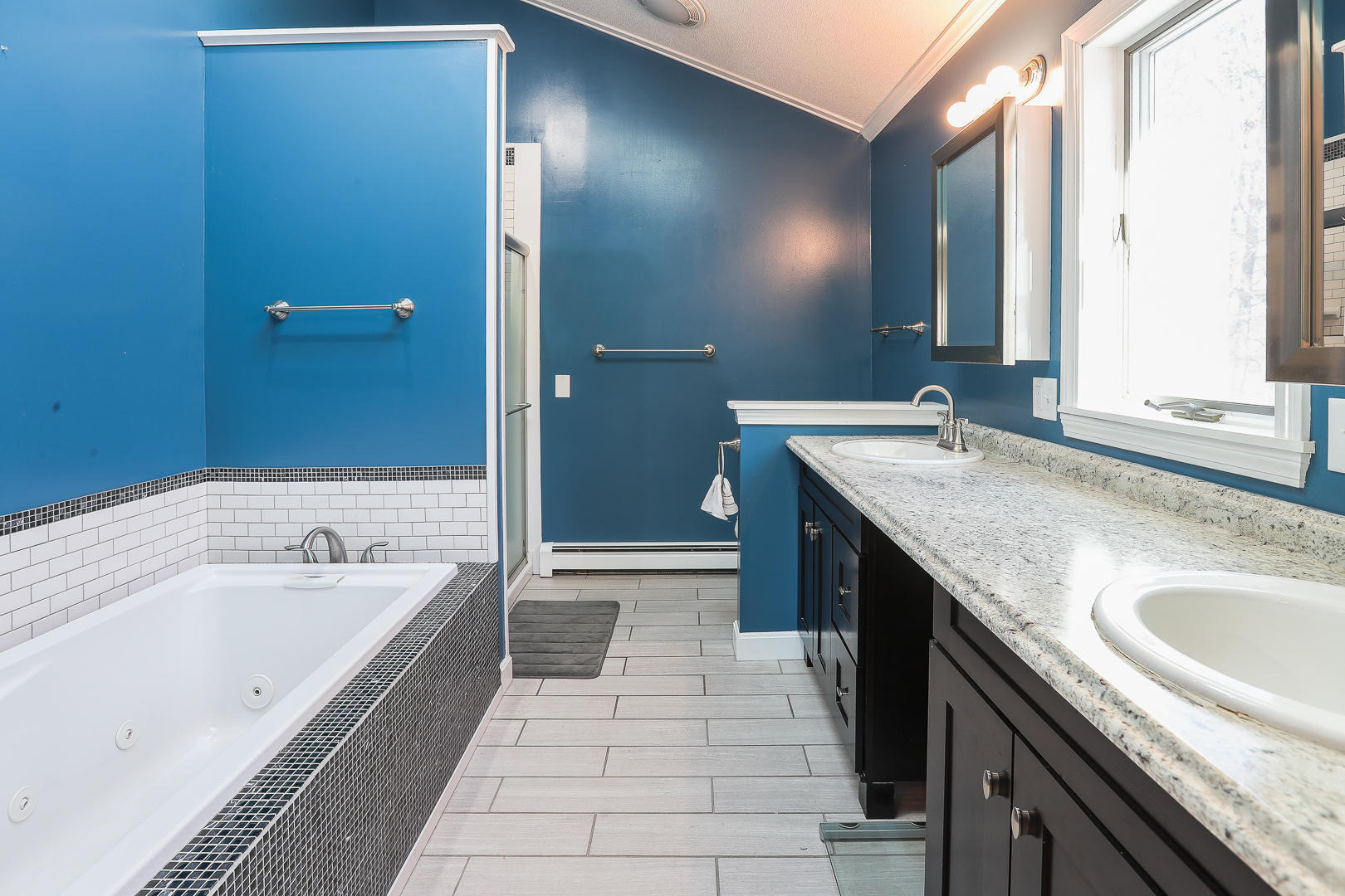 135 Ridgeview Drive Bangor, ME 04401 - Photo 18 of 37 Master Bath
