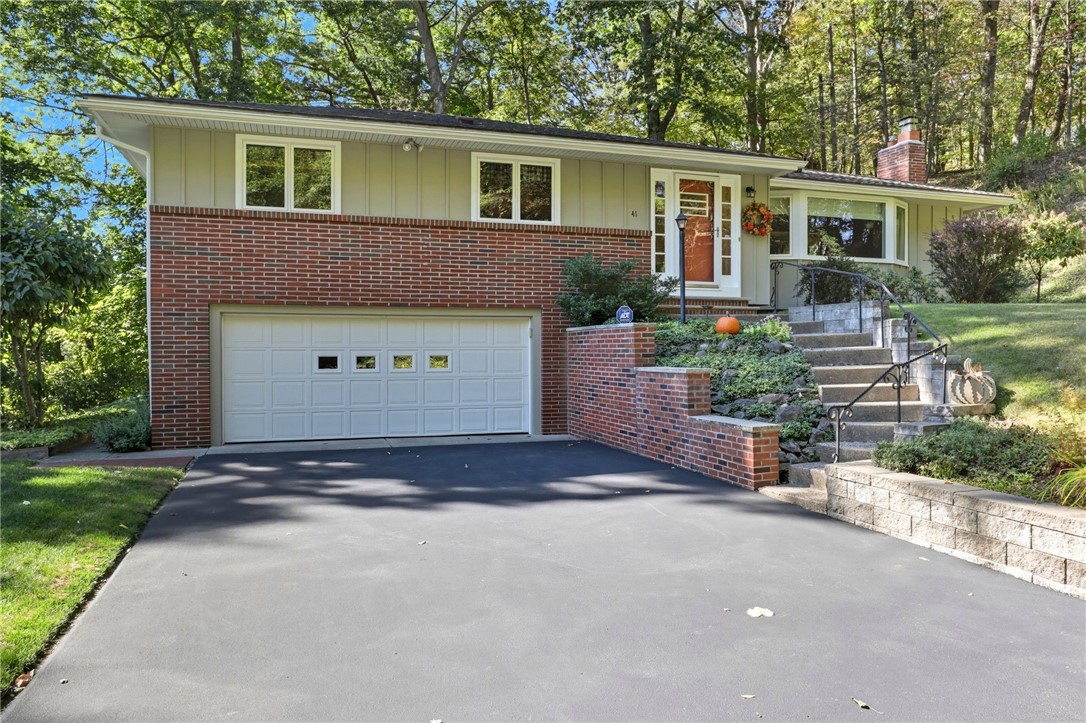 41 Burrows Hills Drive Rochester, NY 14625 - Photo 2 of 44