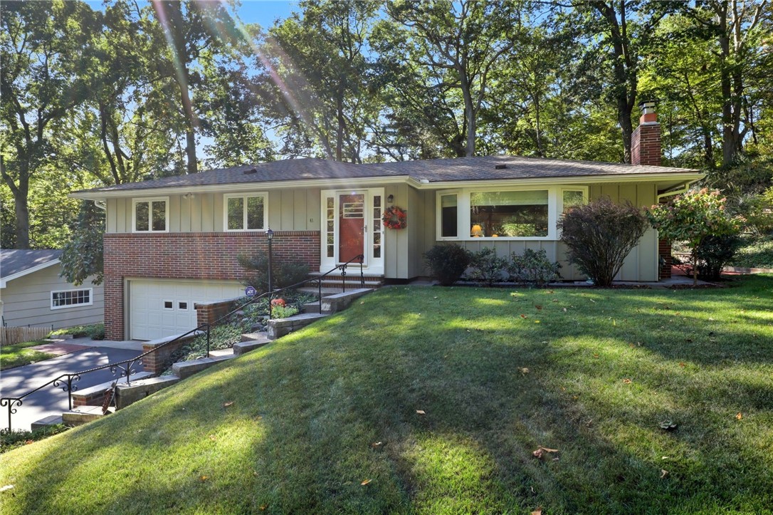 41 Burrows Hills Drive Rochester, NY 14625 - Photo 3 of 44