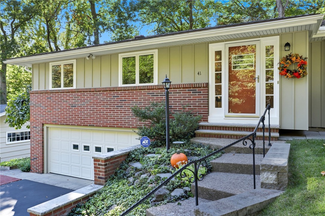 41 Burrows Hills Drive Rochester, NY 14625 - Photo 4 of 44